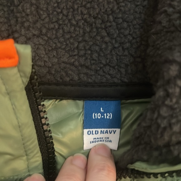 NWT- Kids Old Navy vest - Picture 3 of 5